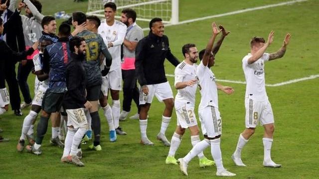 黄旭东：LOL选手抱怨石油杯经济舱，年轻选手没吃过苦啊！