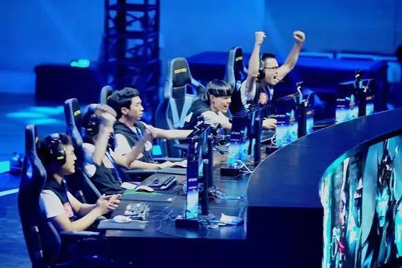 FPX战胜JDG后遭遇极端粉丝骚扰